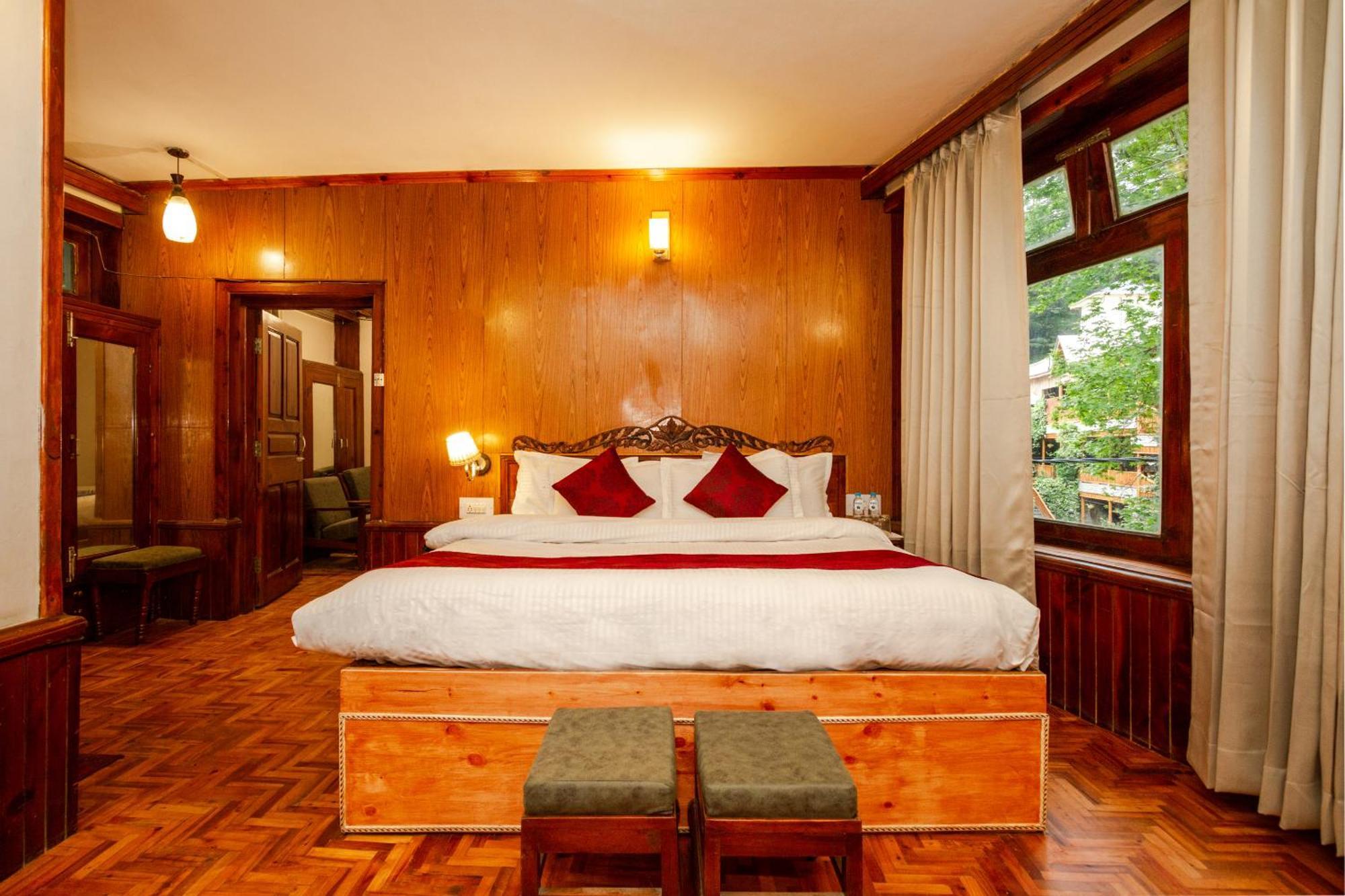 Holiday Home International -Vivaan Stays Manali  Ngoại thất bức ảnh