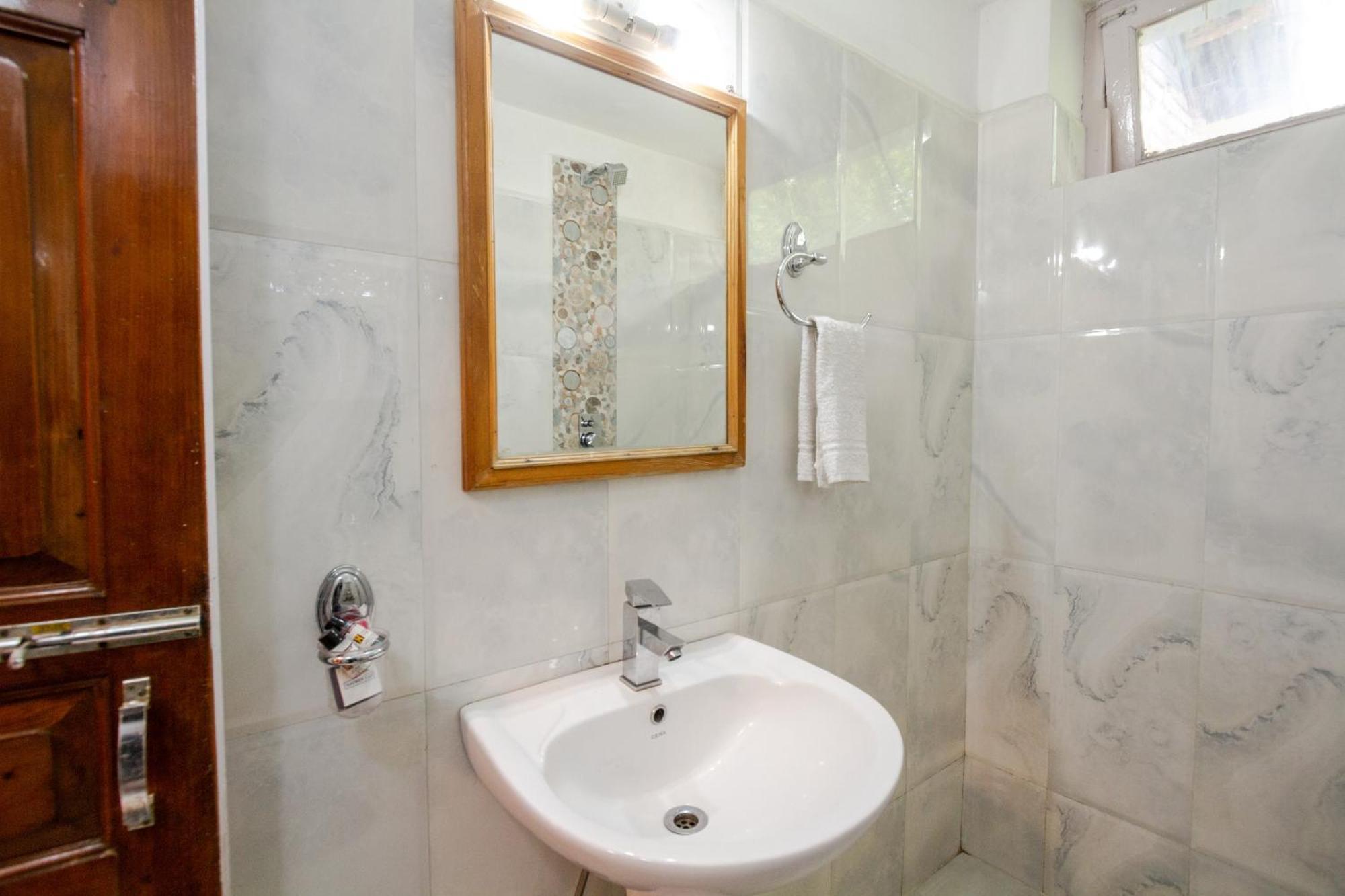 Holiday Home International -Vivaan Stays Manali  Ngoại thất bức ảnh